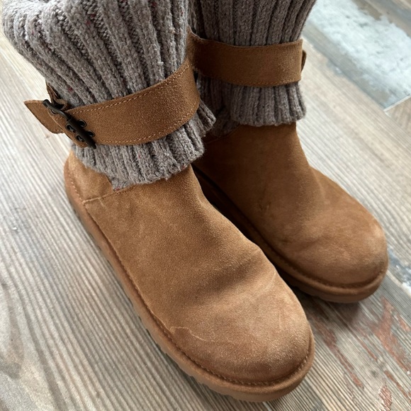 UGG Cambridge Cable Knit Fold Over - Picture 11 of 12